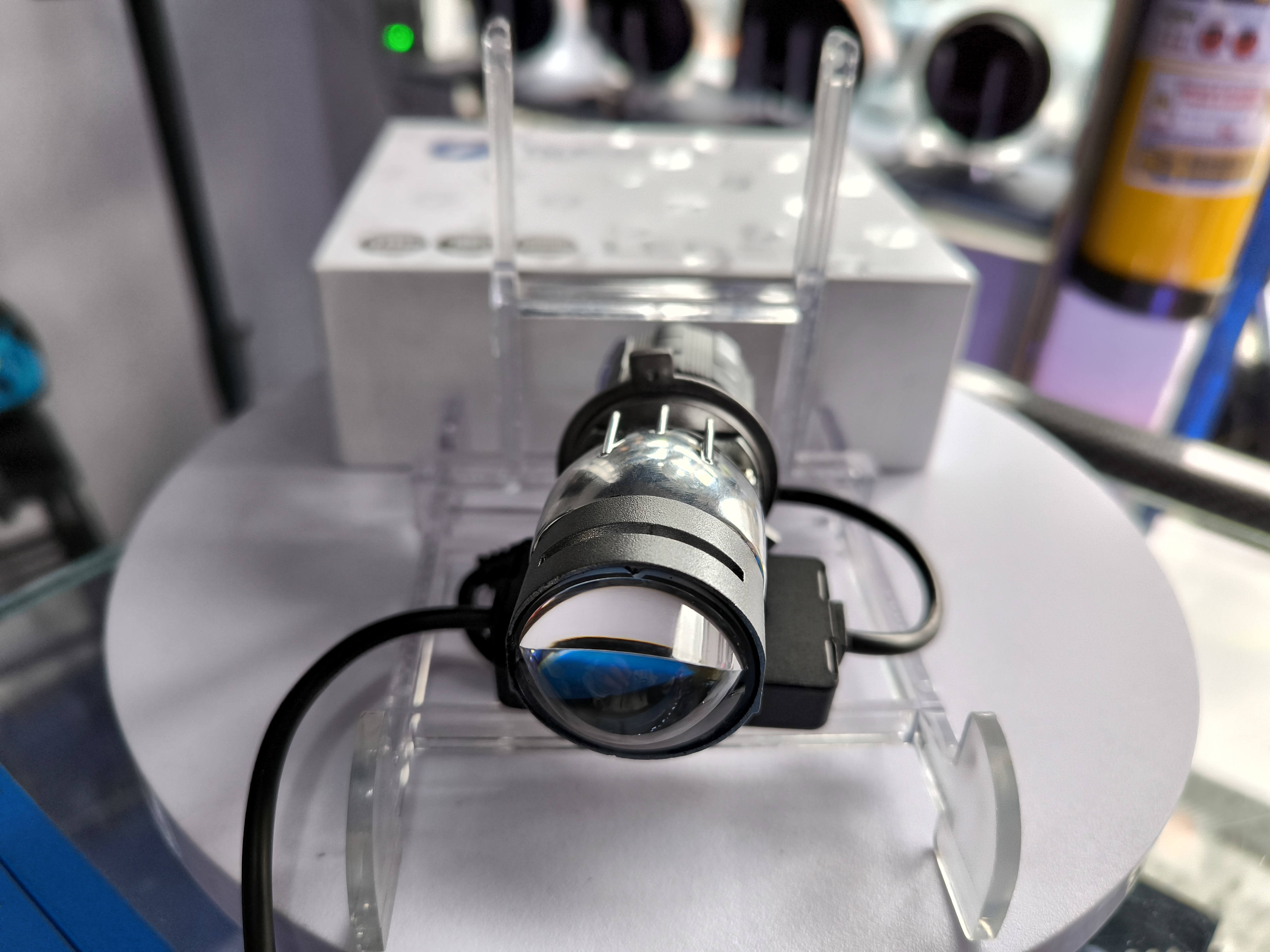 Miniatura 2 de BOMBILLO BIFOCAL SOLO BLANCO (M011X-W)